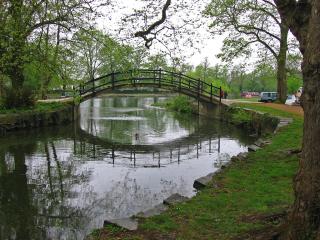 Bridge near Oxford boathouses