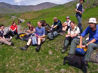 Thirteen Oxonians on a mountainside