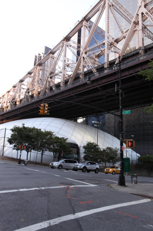 Tennis courts under 59th Street Bridge